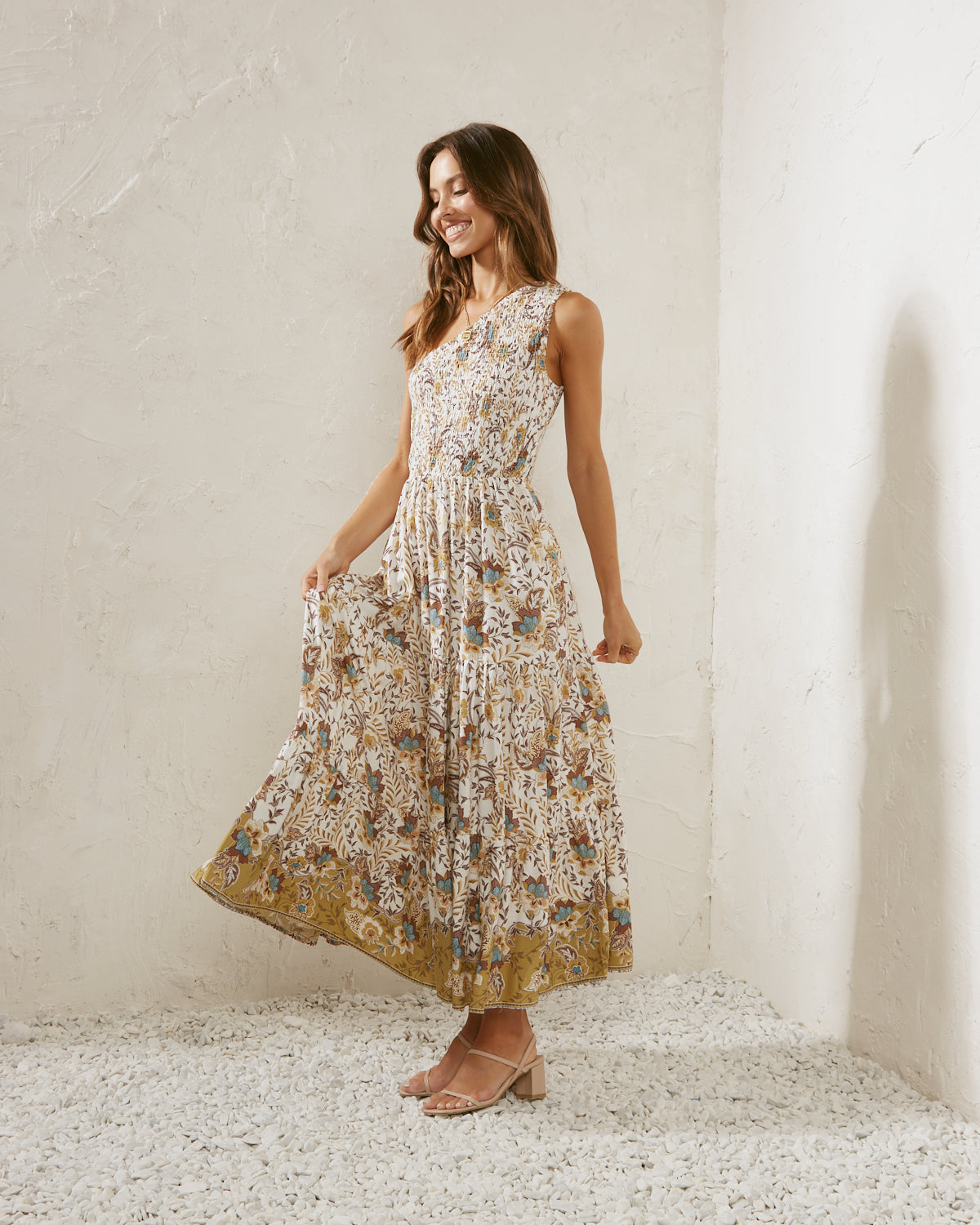 How to style midi dress casually? How to style midi dress casually?