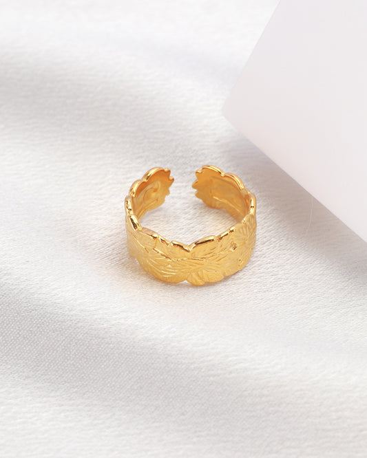 Laurel Gold Ring