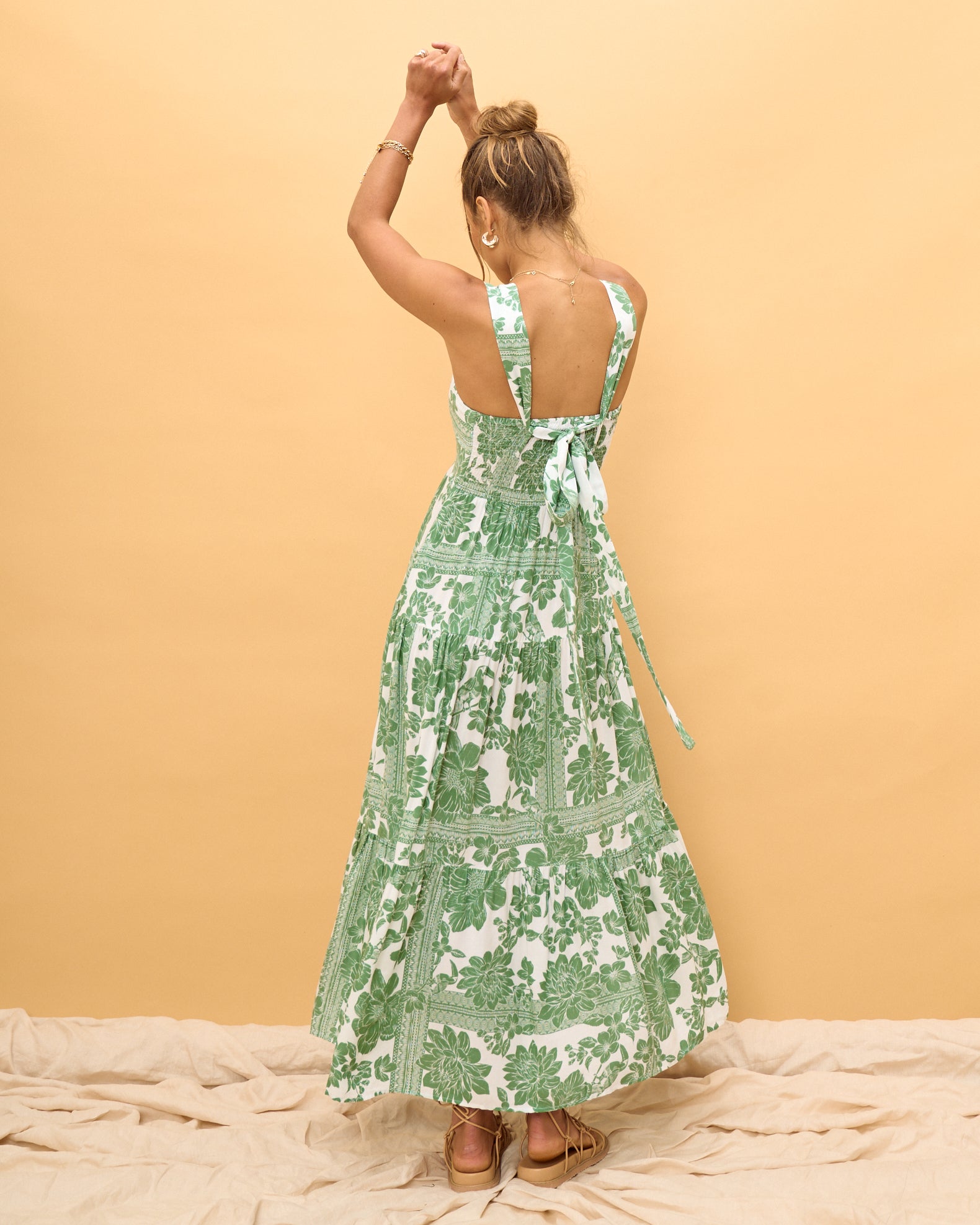 products/Viridiana_Green_Floral_Tiered_Midi_Dress_Back_2.jpg products/Viridiana_Green_Floral_Tiered_Midi_Dress_Back_2.jpg