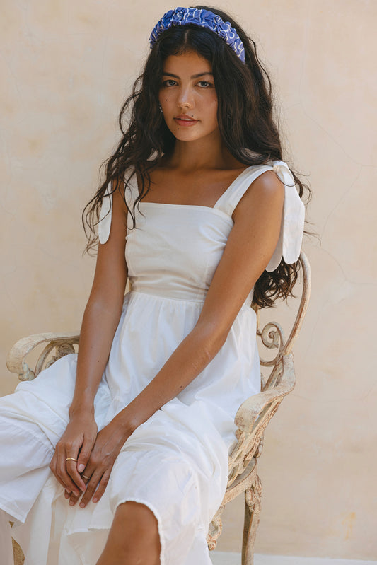 Gaun Midi Dasi Berjenjang Putih Genevie