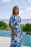 Calypso 蓝色抽象高低长连衣裙