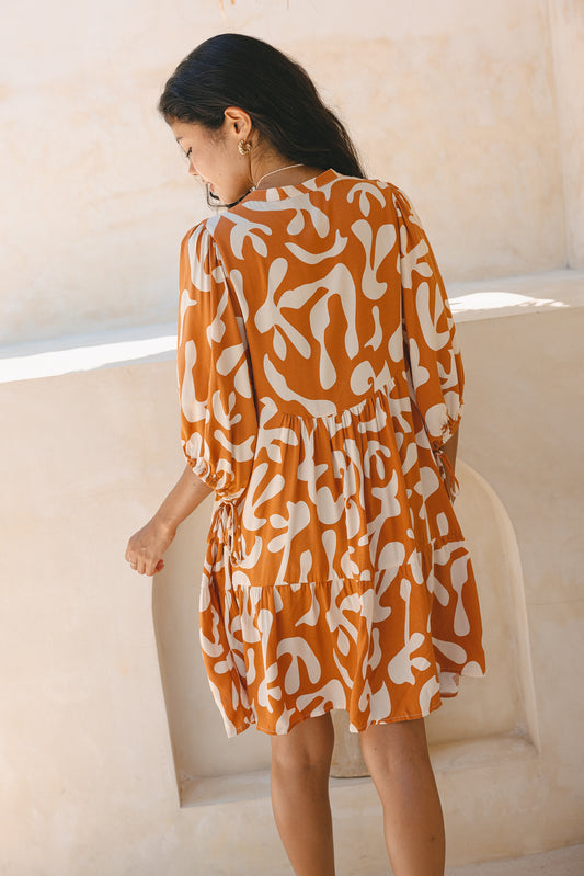 Solange 铁锈橙色抽象系扣迷你连衣裙