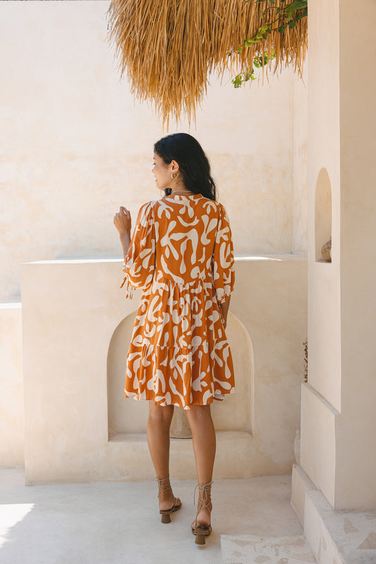 Gaun Mini Kancing Abstrak Oranye Karat Solange