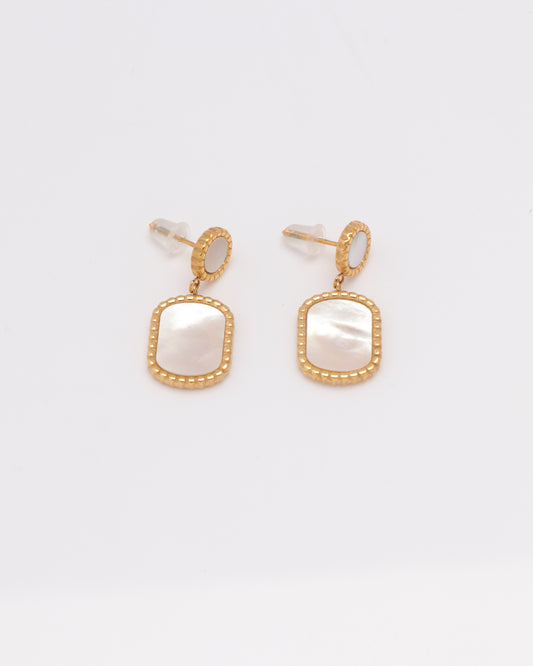 Anting Emas Cangkang Skylar