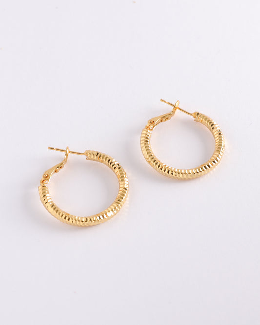 Anting Lingkaran Emas Adeline