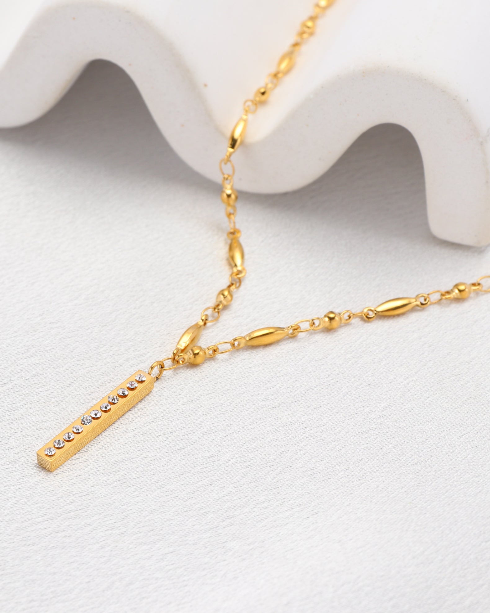 Linne Zirconia Gold Pendant Necklace