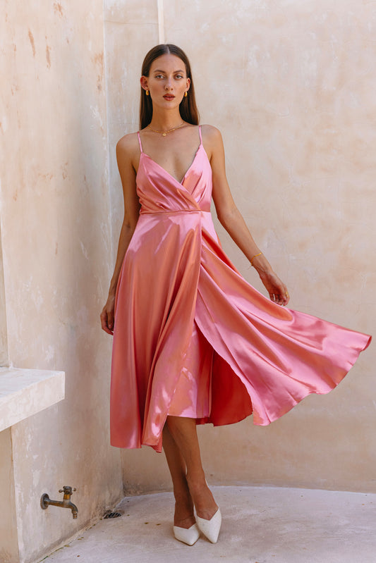Eleanor 玫瑰粉色缎面中长连衣裙