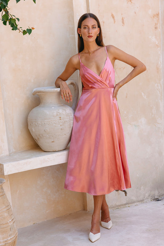 Eleanor 玫瑰粉色缎面中长连衣裙