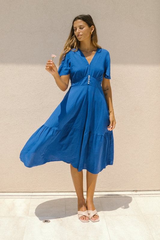 Elivia 蓝色喇叭袖中长连衣裙