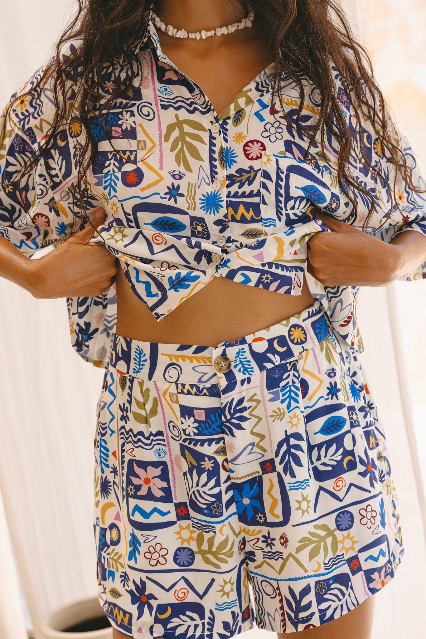Zephyra Blue Abstract Print High-Waisted Shorts