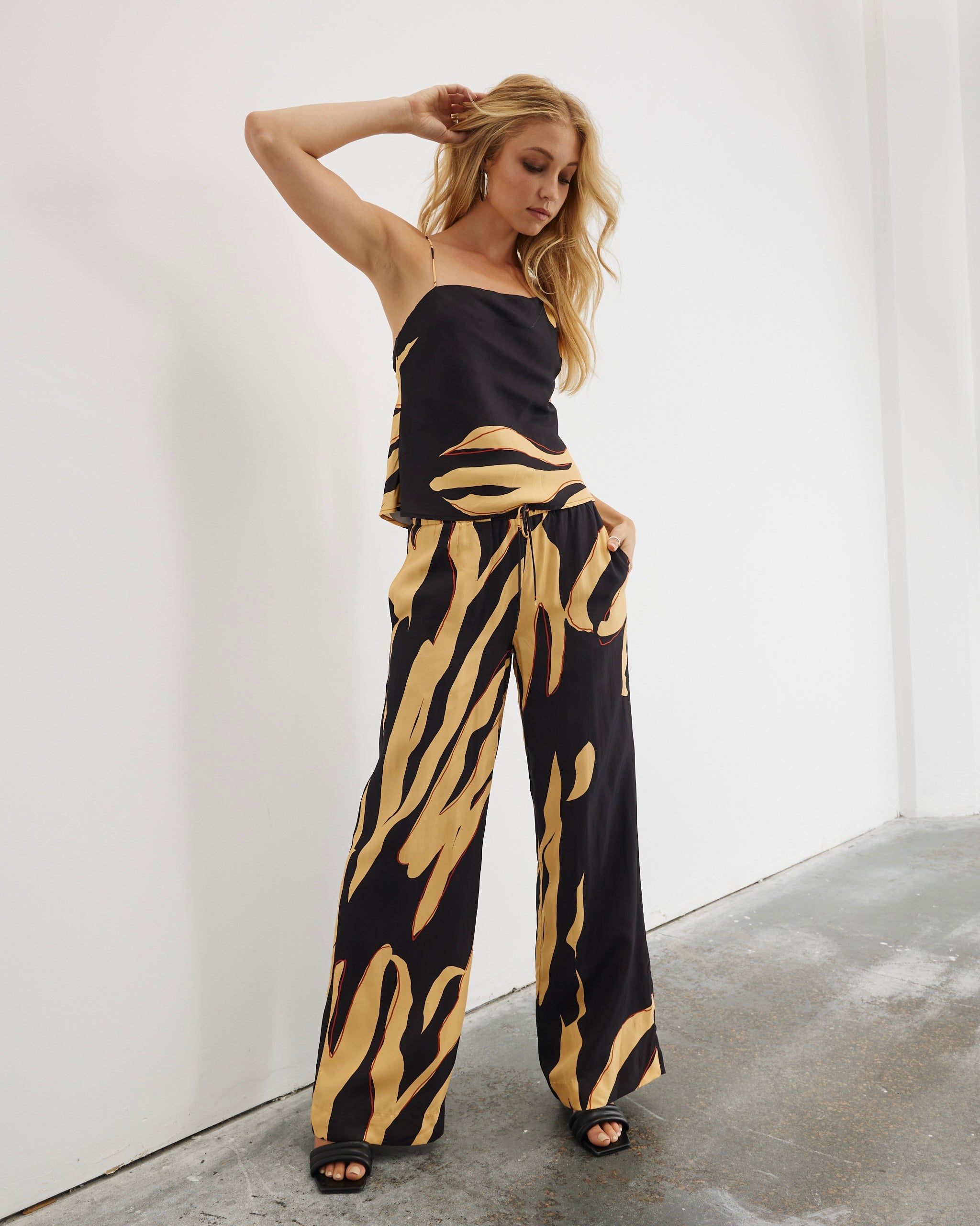 Motion Black Peach Abstract Pants