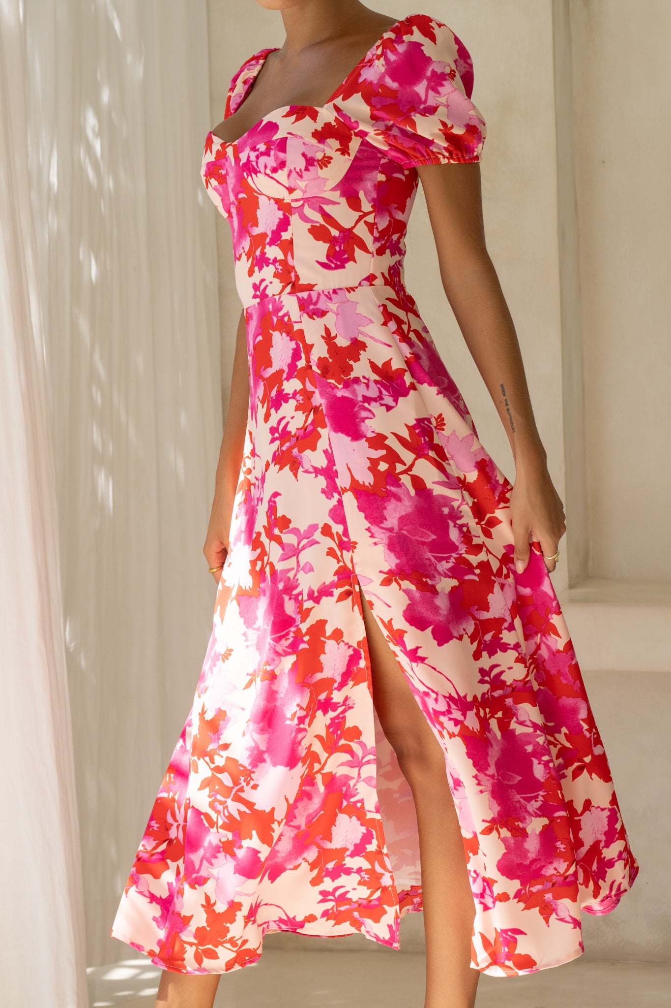 Mabel Pink Red Floral Sweetheart Midi Dress Mabel Pink Red Floral Sweetheart Midi Dress