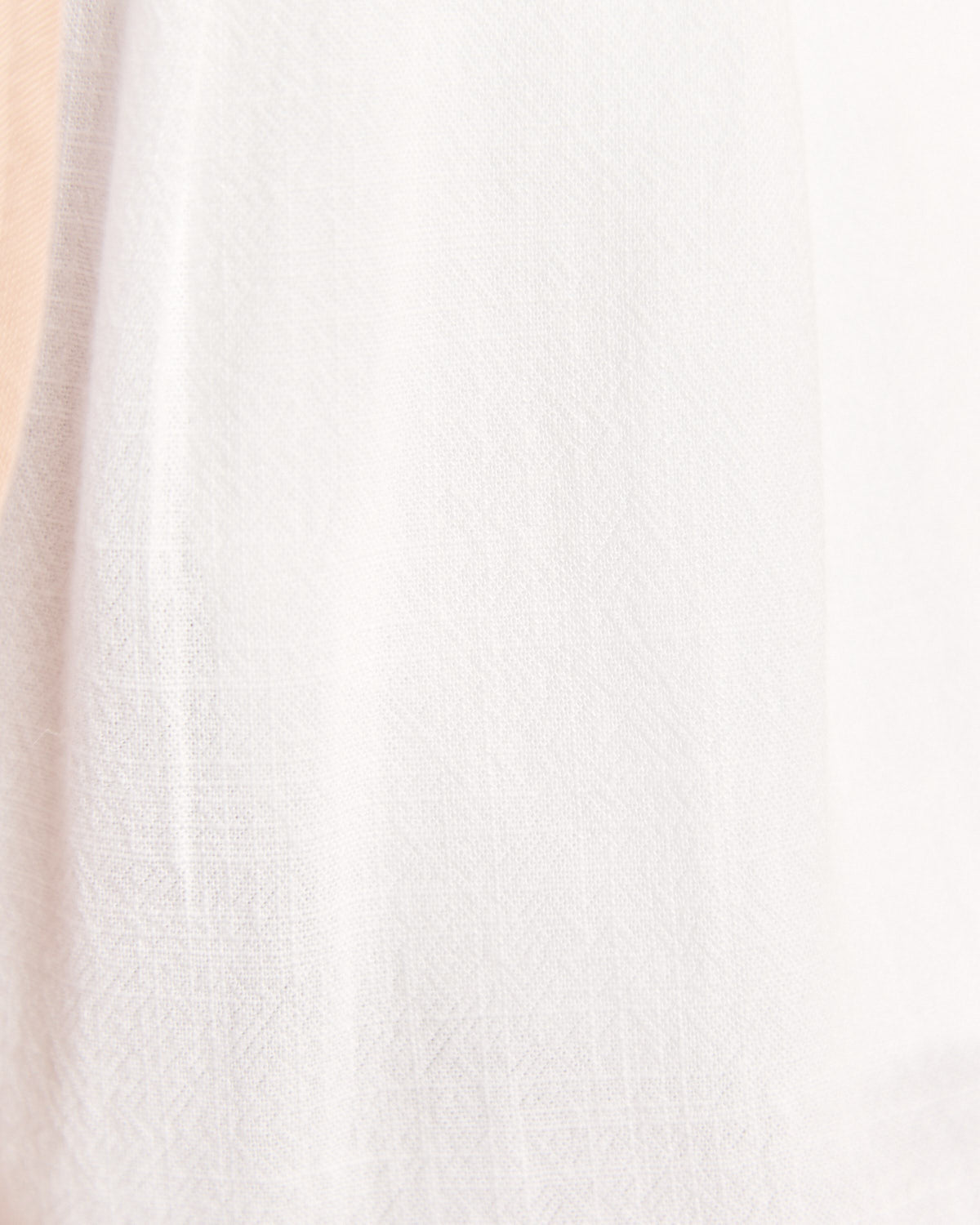 Close up of the jocelyn linen white shorts