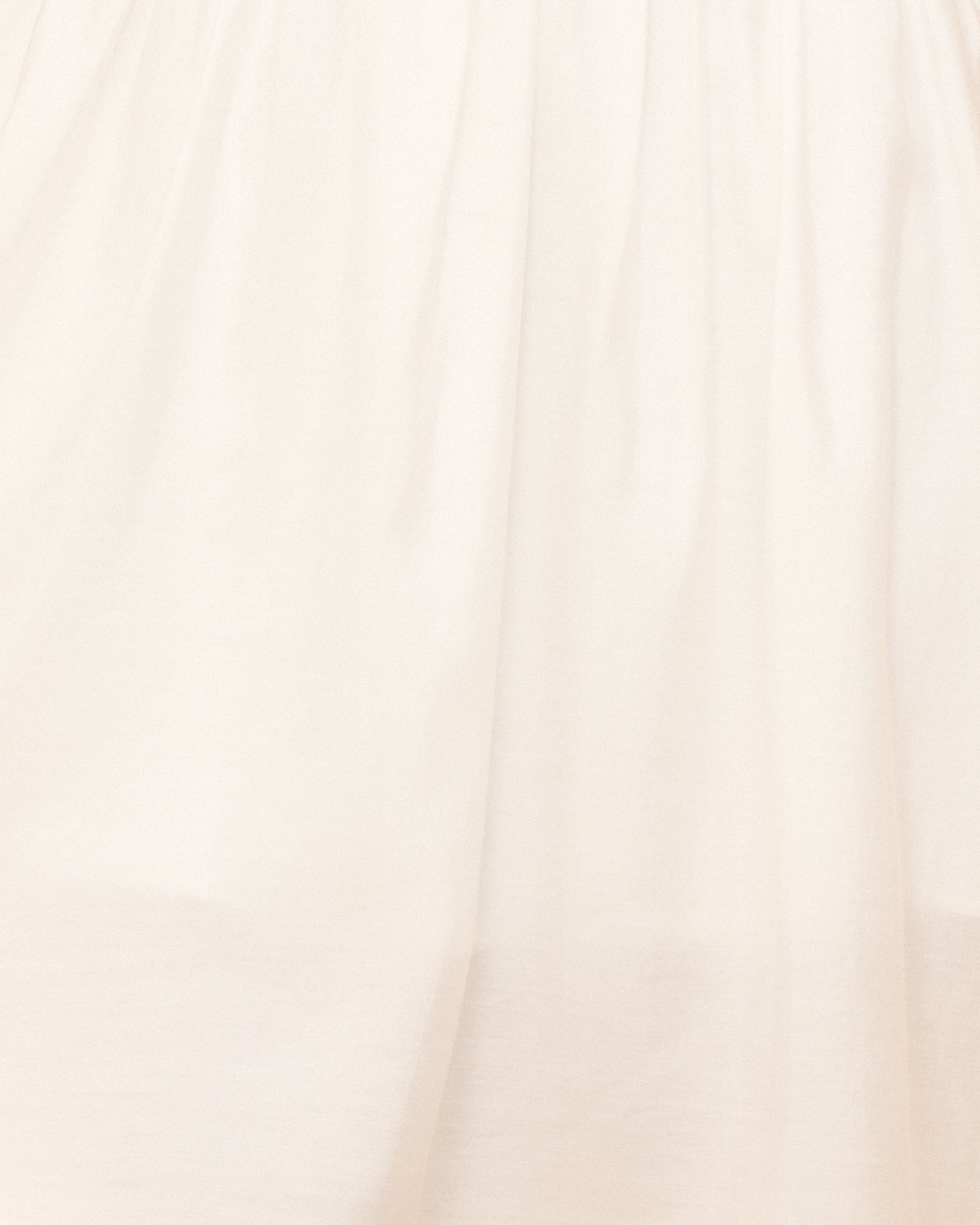 Gaun Mini Lengan Puff Putih Valentine
